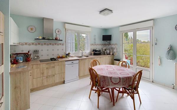 Maison à vendre    5 pièces •  Vouvray