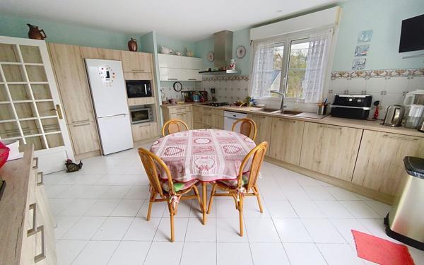 Maison à vendre    5 pièces •  Vouvray