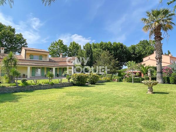 Propriété 4 faces, 200 m² habitables, 6 chambres, double garage, parcelle 1950 m²