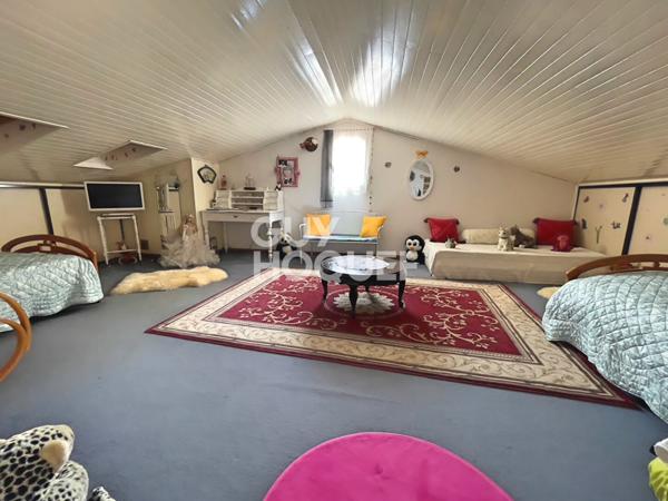 Propriété 4 faces, 200 m² habitables, 6 chambres, double garage, parcelle 1950 m²