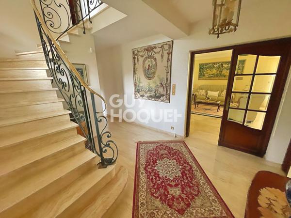 Propriété 4 faces, 200 m² habitables, 6 chambres, double garage, parcelle 1950 m²