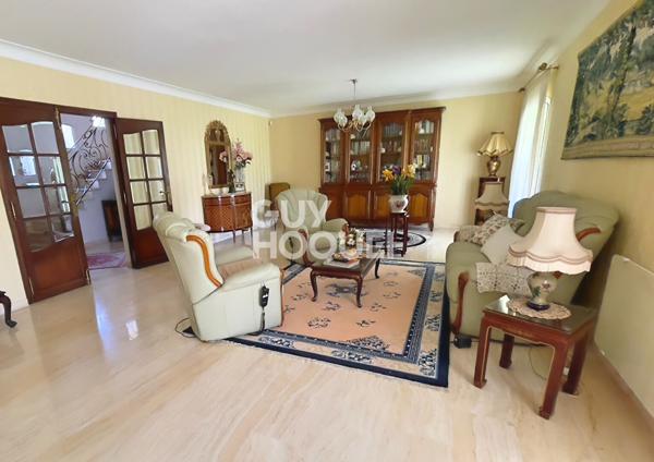 Propriété 4 faces, 200 m² habitables, 6 chambres, double garage, parcelle 1950 m²