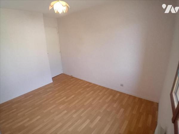 RUAUDIN, pavillon de plain-pied et ses 3 chambres.