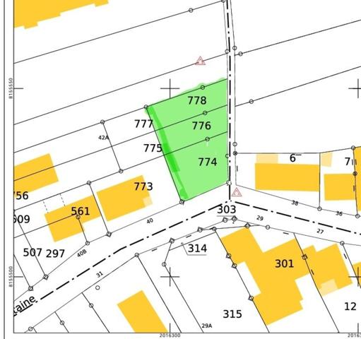 Beau terrain plat de 4.78 ares à construire