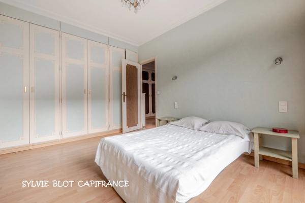 RIS ORANGIS (91) Quartier Plateau - Maison 10 pièces - Terrain 609 M² - Garage