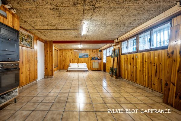 RIS ORANGIS (91) Quartier Plateau - Maison 10 pièces - Terrain 609 M² - Garage