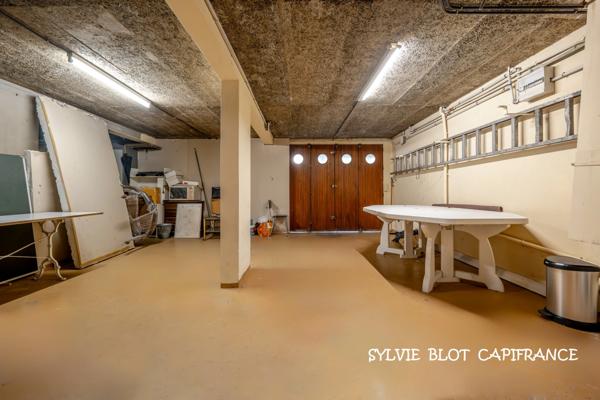 RIS ORANGIS (91) Quartier Plateau - Maison 10 pièces - Terrain 609 M² - Garage