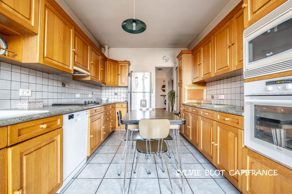 RIS ORANGIS (91) Quartier Plateau - Maison 10 pièces - Terrain 609 M² - Garage