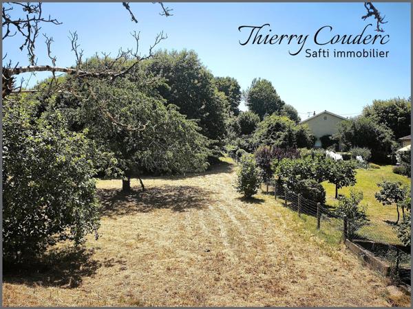 Grand terrain constructible de 4 642 m²