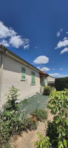 PAVILLON DE PLAIN-PIED SECTEUR CALME ET RECHERCHE VEYRE-MONTON