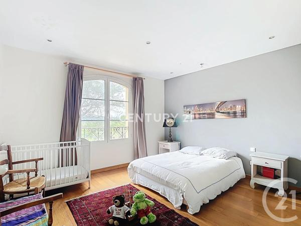 Maison à vendre  8 pièces - 248 m2 AUBAGNE - 13