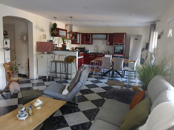 Maison de plain pied avec semi sous sol Secteur Champniers