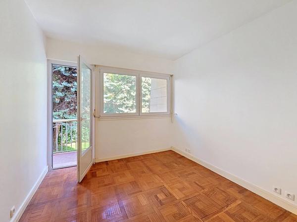Vente                                                      Appartement
                        
                     3 pièces                      58 m2                     à Cannes