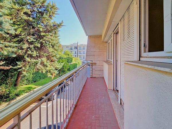 Vente                                                      Appartement
                        
                     3 pièces                      58 m2                     à Cannes