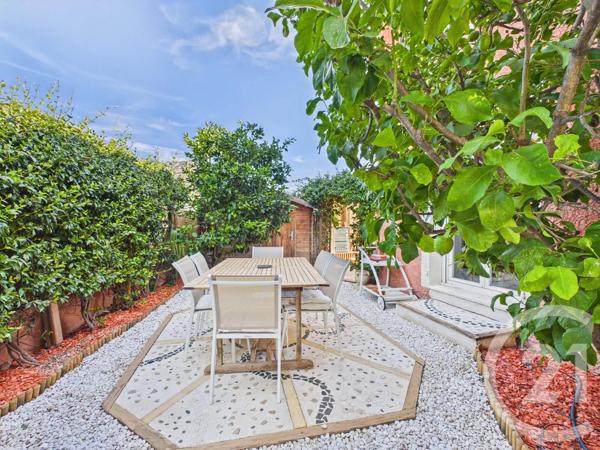 Maison à vendre  6 pièces - 181,10 m 2   LA VALETTE DU VAR  - 83