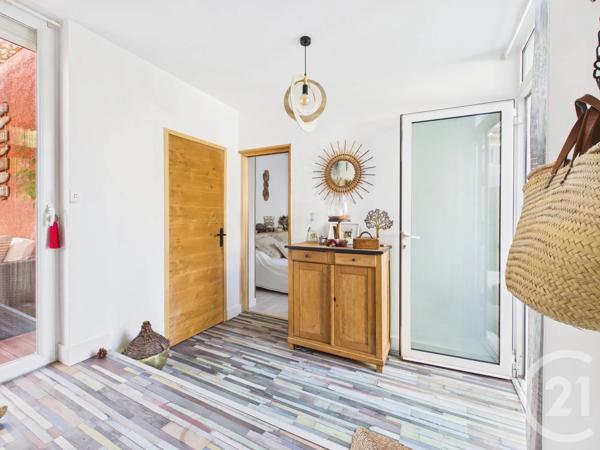 Maison à vendre  6 pièces - 181,10 m 2   LA VALETTE DU VAR  - 83