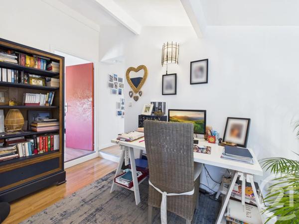 Maison à vendre  6 pièces - 181,10 m 2   LA VALETTE DU VAR  - 83