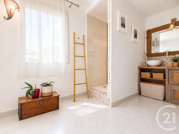 Maison à vendre  6 pièces - 181,10 m 2   LA VALETTE DU VAR  - 83