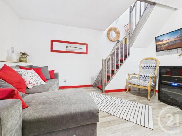 Maison à vendre  6 pièces - 181,10 m 2   LA VALETTE DU VAR  - 83