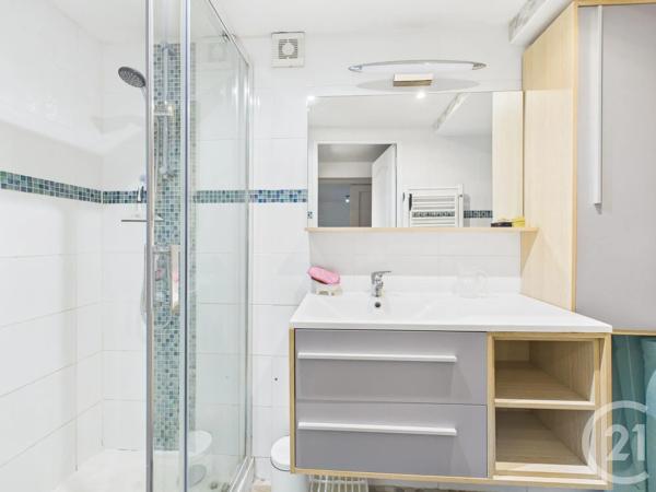 Maison à vendre  6 pièces - 181,10 m 2   LA VALETTE DU VAR  - 83