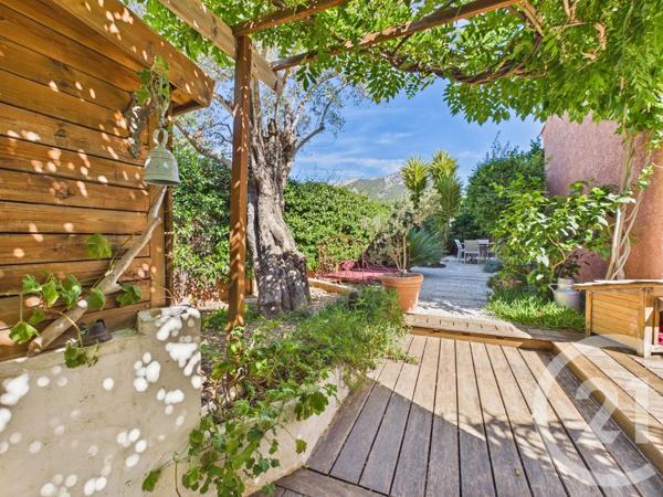 Maison à vendre  6 pièces - 181,10 m 2   LA VALETTE DU VAR  - 83