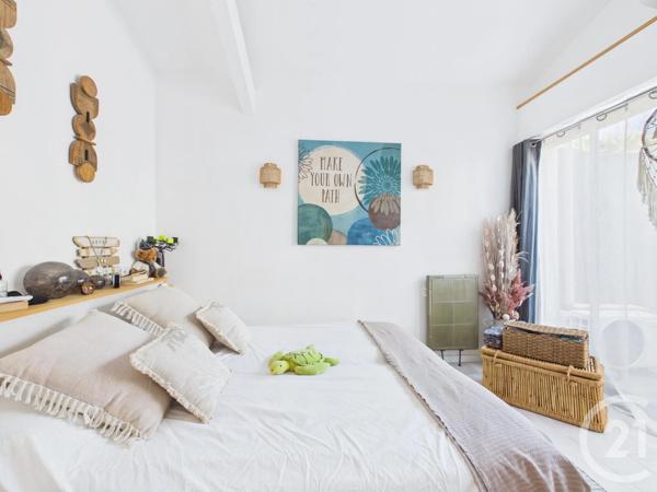 Maison à vendre  6 pièces - 181,10 m 2   LA VALETTE DU VAR  - 83
