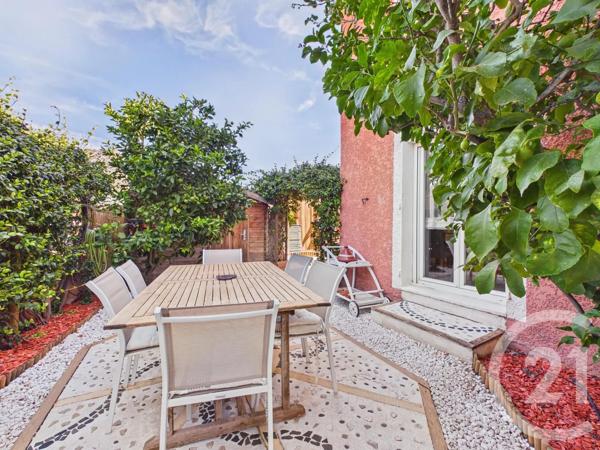 Maison à vendre  6 pièces - 181,10 m 2   LA VALETTE DU VAR  - 83