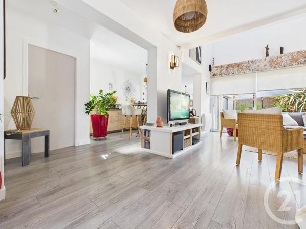Maison à vendre  6 pièces - 181,10 m 2   LA VALETTE DU VAR  - 83