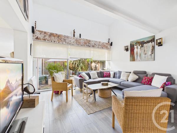 Maison à vendre  6 pièces - 181,10 m 2   LA VALETTE DU VAR  - 83