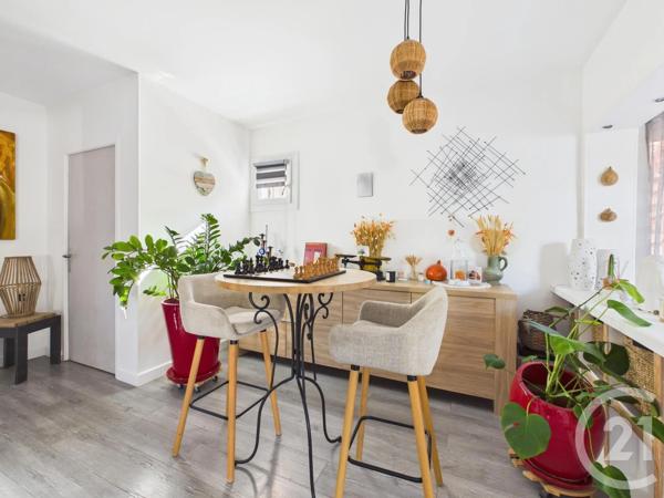 Maison à vendre  6 pièces - 181,10 m 2   LA VALETTE DU VAR  - 83
