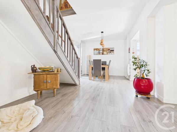 Maison à vendre  6 pièces - 181,10 m 2   LA VALETTE DU VAR  - 83