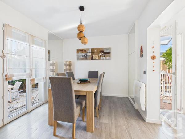 Maison à vendre  6 pièces - 181,10 m 2   LA VALETTE DU VAR  - 83
