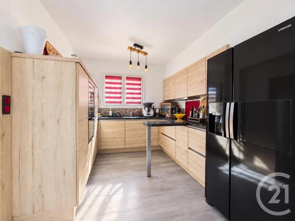Maison à vendre  6 pièces - 181,10 m 2   LA VALETTE DU VAR  - 83