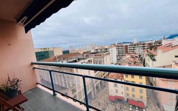 Appartement à vendre    2 pièces • 47 m2 Toulon