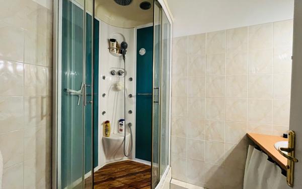 Appartement à vendre    2 pièces • 47 m2 Toulon