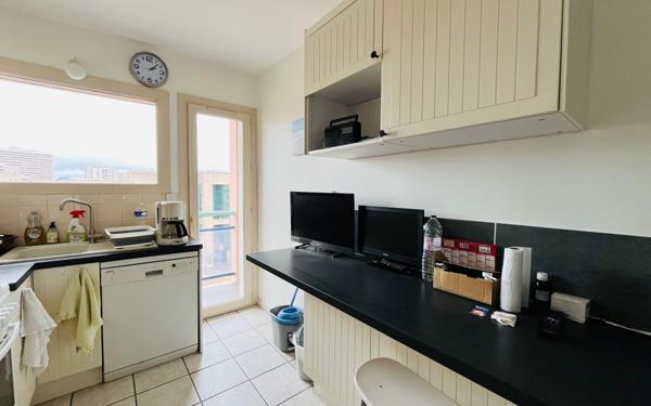 Appartement à vendre    2 pièces • 47 m2 Toulon