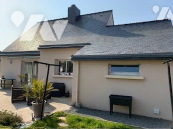 Maison de style contemporain, 5 chambres, chauffage au sol et bois, terrain et abri jardin