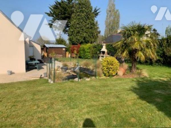 Maison de style contemporain, 5 chambres, chauffage au sol et bois, terrain et abri jardin