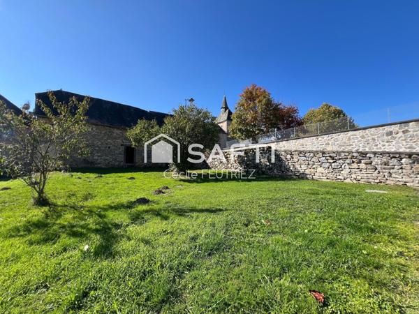 Maison de bourg avec dépendance et terrain