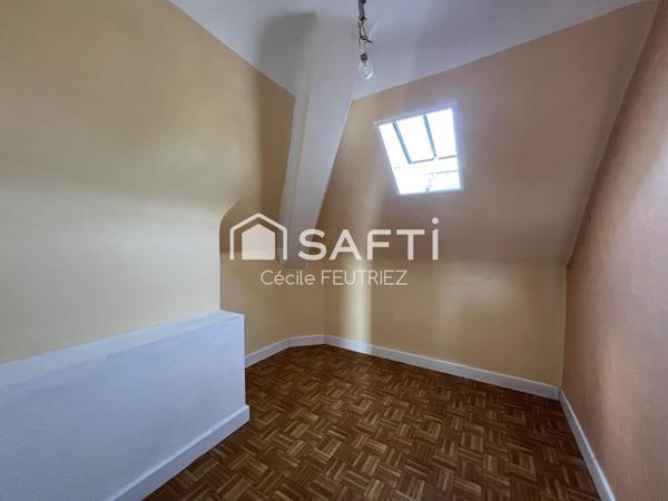 Maison de bourg avec dépendance et terrain