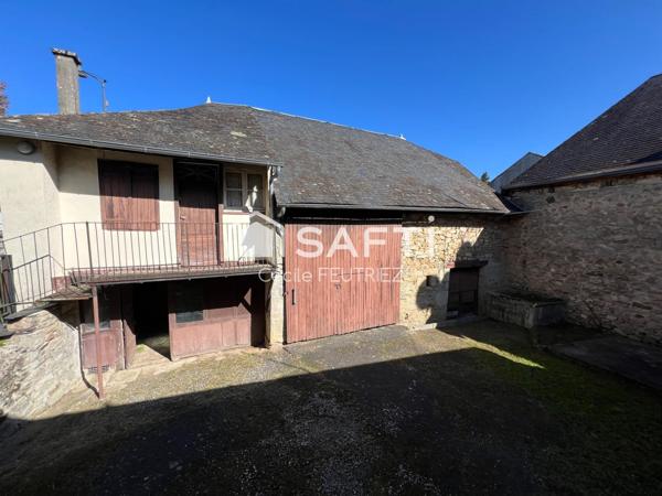 Maison de bourg avec dépendance et terrain