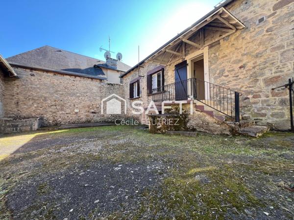 Maison de bourg avec dépendance et terrain