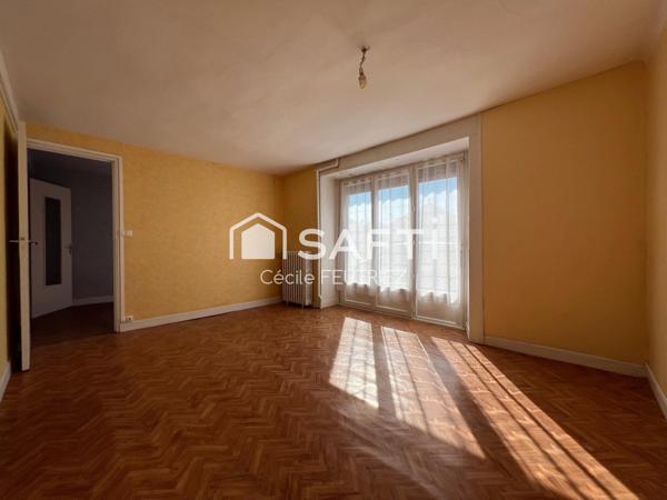 Maison de bourg avec dépendance et terrain