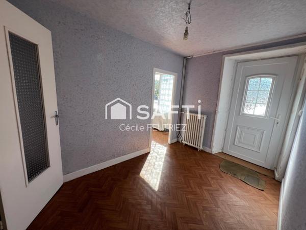 Maison de bourg avec dépendance et terrain