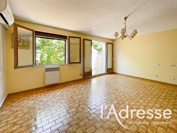 Maison mitoyenne Type 4 avec garage attenant et dépendance sur jardin
