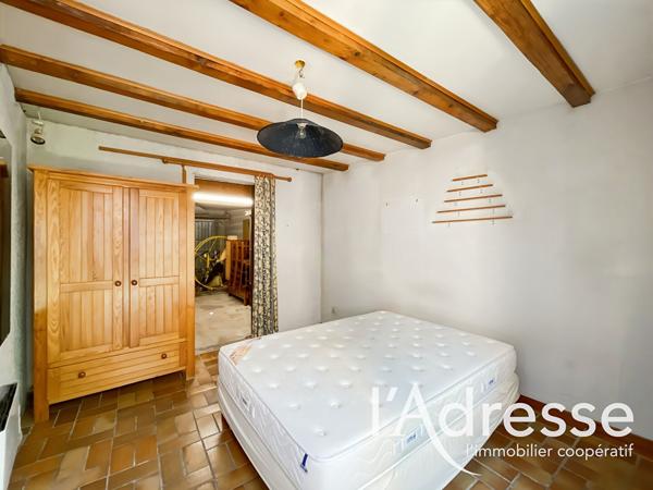 Maison mitoyenne Type 4 avec garage attenant et dépendance sur jardin
