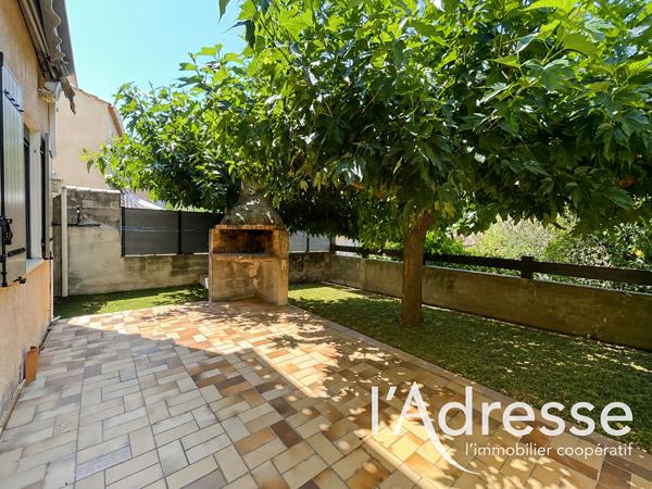 Maison mitoyenne Type 4 avec garage attenant et dépendance sur jardin