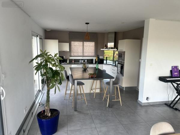 Maison à louer à Séné dans le Morbihan (56860), ref : 56002-L116