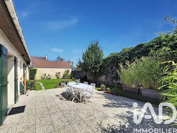 Maison à vendre 5 pièces 102 m² Le Mesnil-Saint-Denis