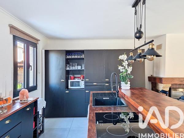 Maison à vendre 5 pièces 102 m² Le Mesnil-Saint-Denis